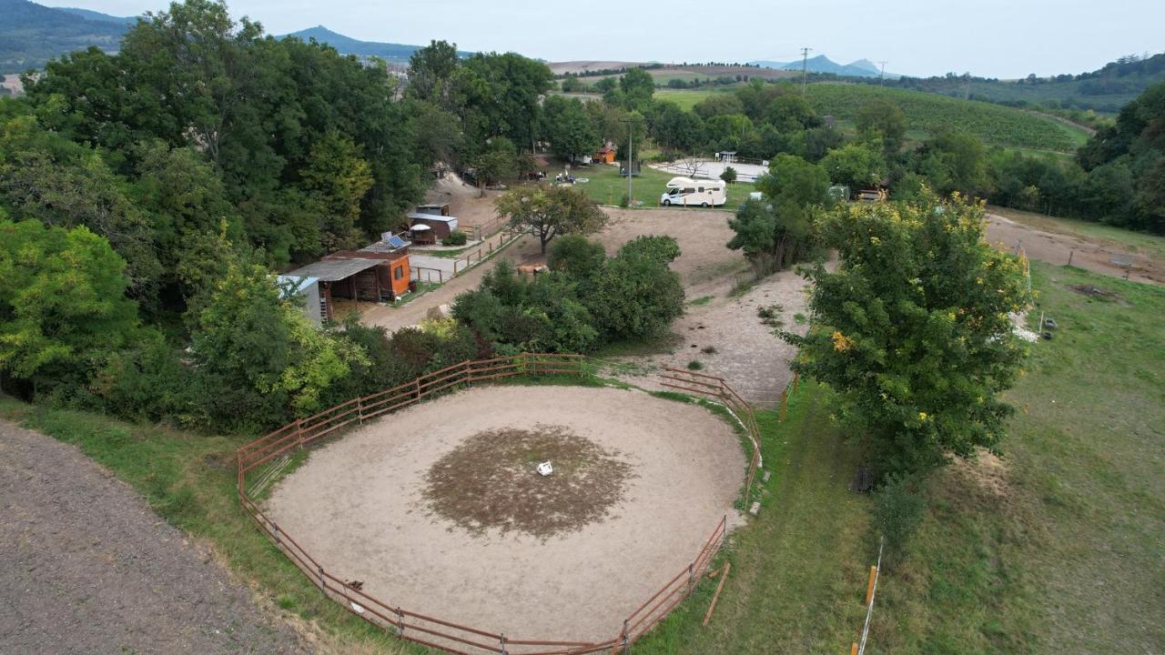 TrebivliceCozy Wood Hut On The Farm别墅 外观 照片
